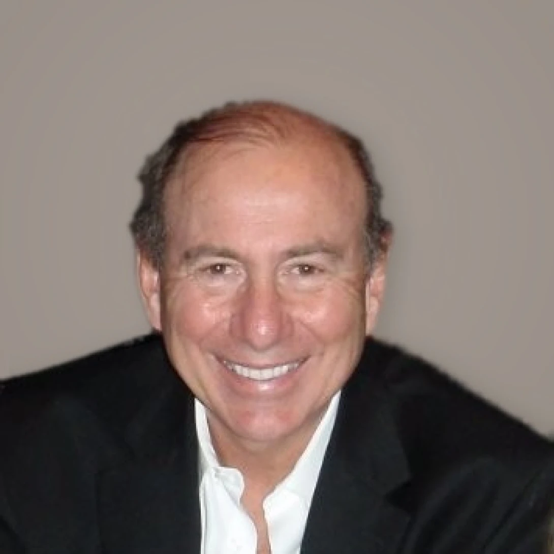 headshot_gray_4